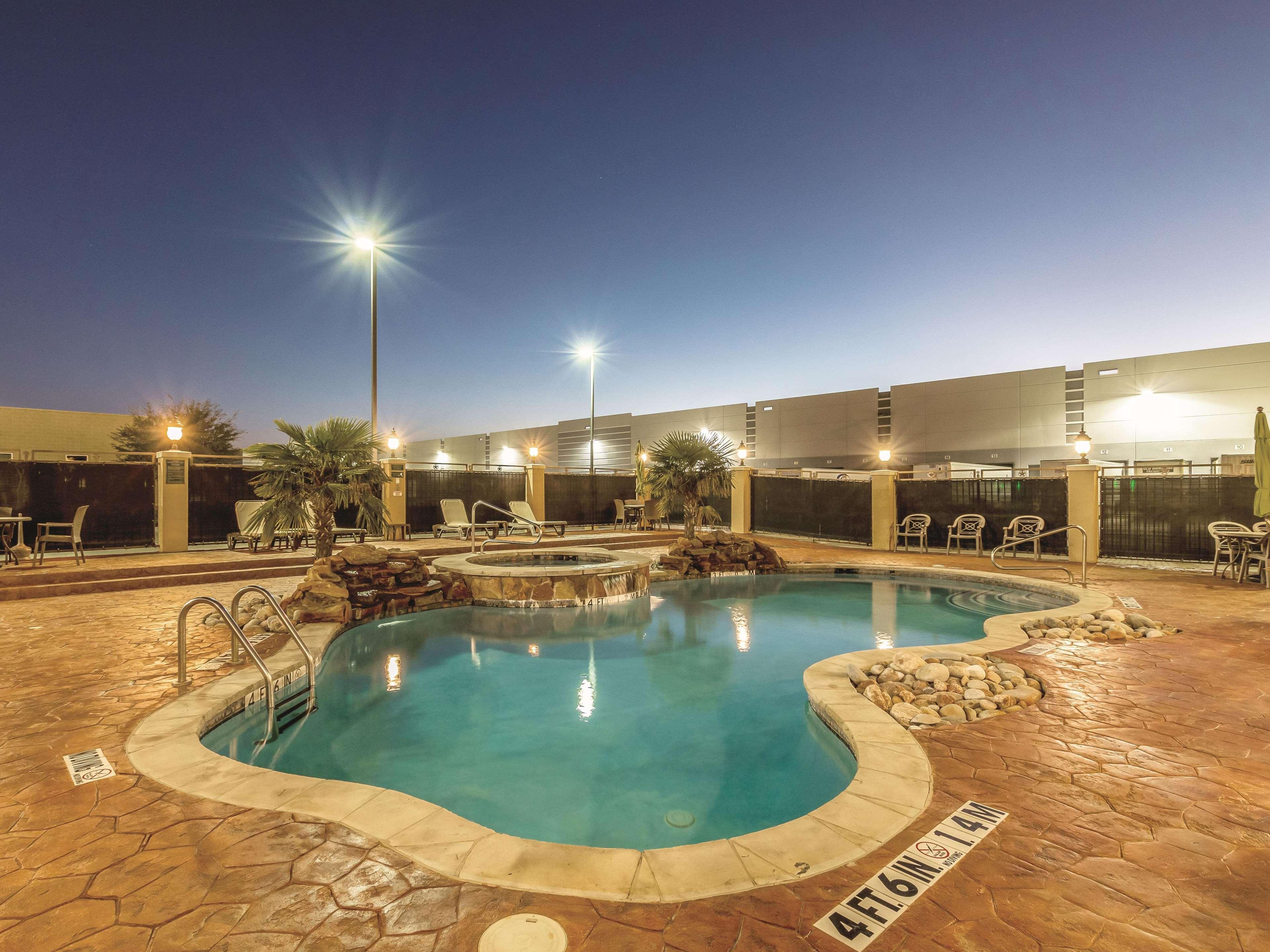 La Quinta By Wyndham Dallas Grand Prairie South Ξενοδοχείο Εξωτερικό φωτογραφία