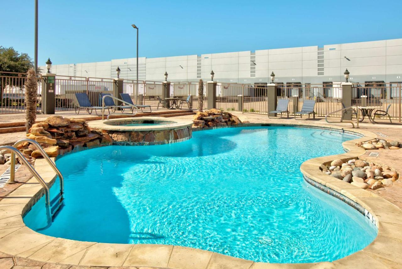 La Quinta By Wyndham Dallas Grand Prairie South Ξενοδοχείο Εξωτερικό φωτογραφία